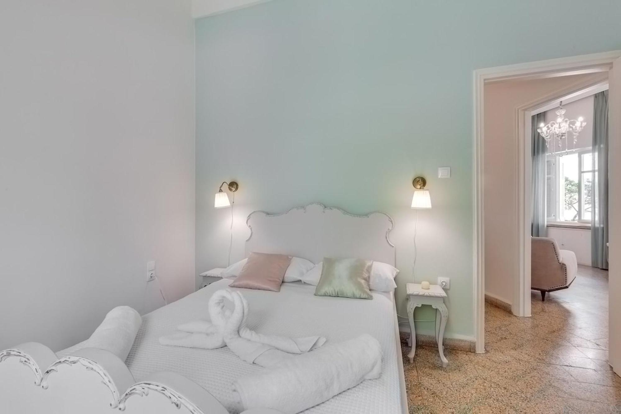 Samouil Apartment Steps From The Beach Chania  Bagian luar foto
