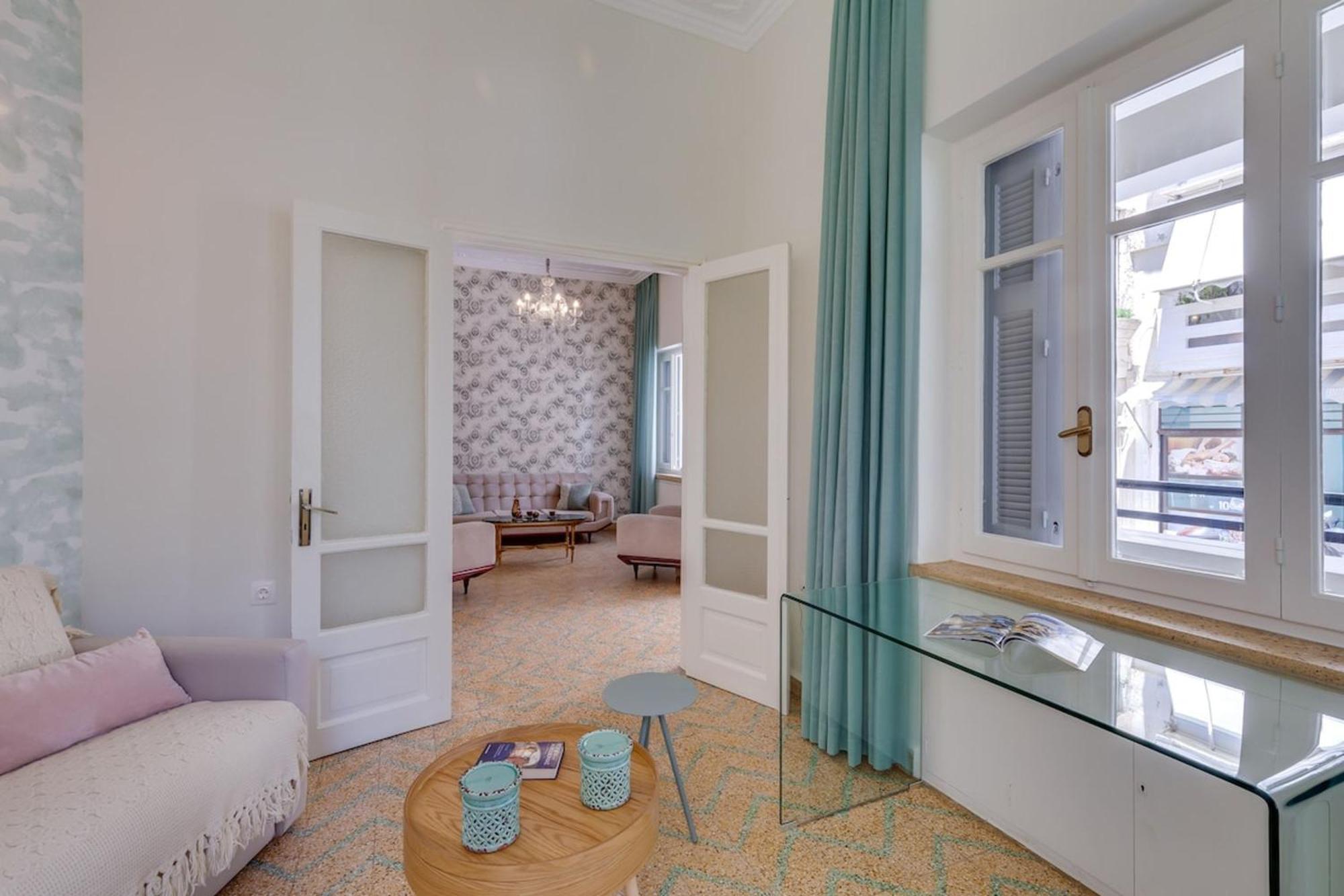 Samouil Apartment Steps From The Beach Chania  Bagian luar foto