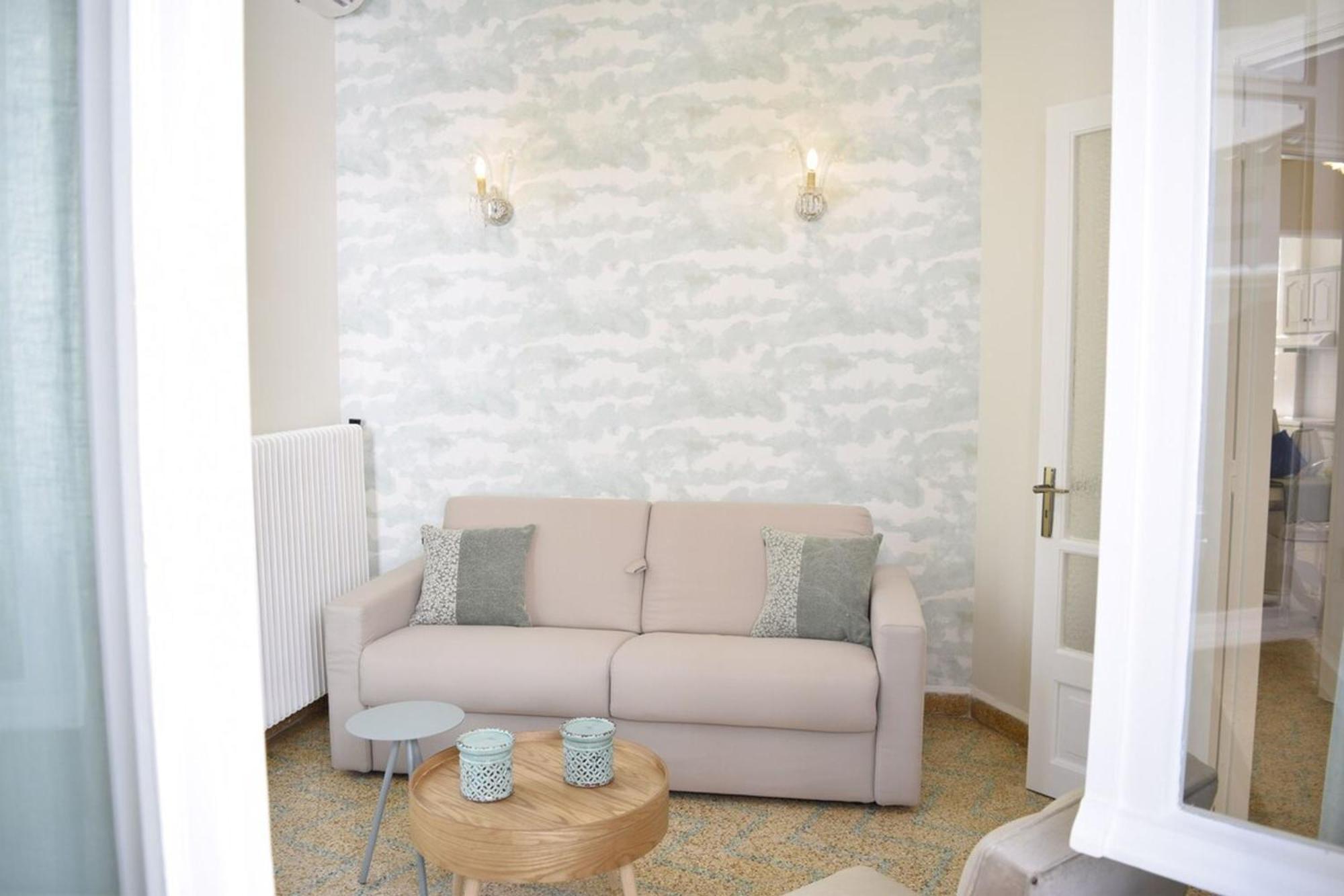 Samouil Apartment Steps From The Beach Chania  Bagian luar foto