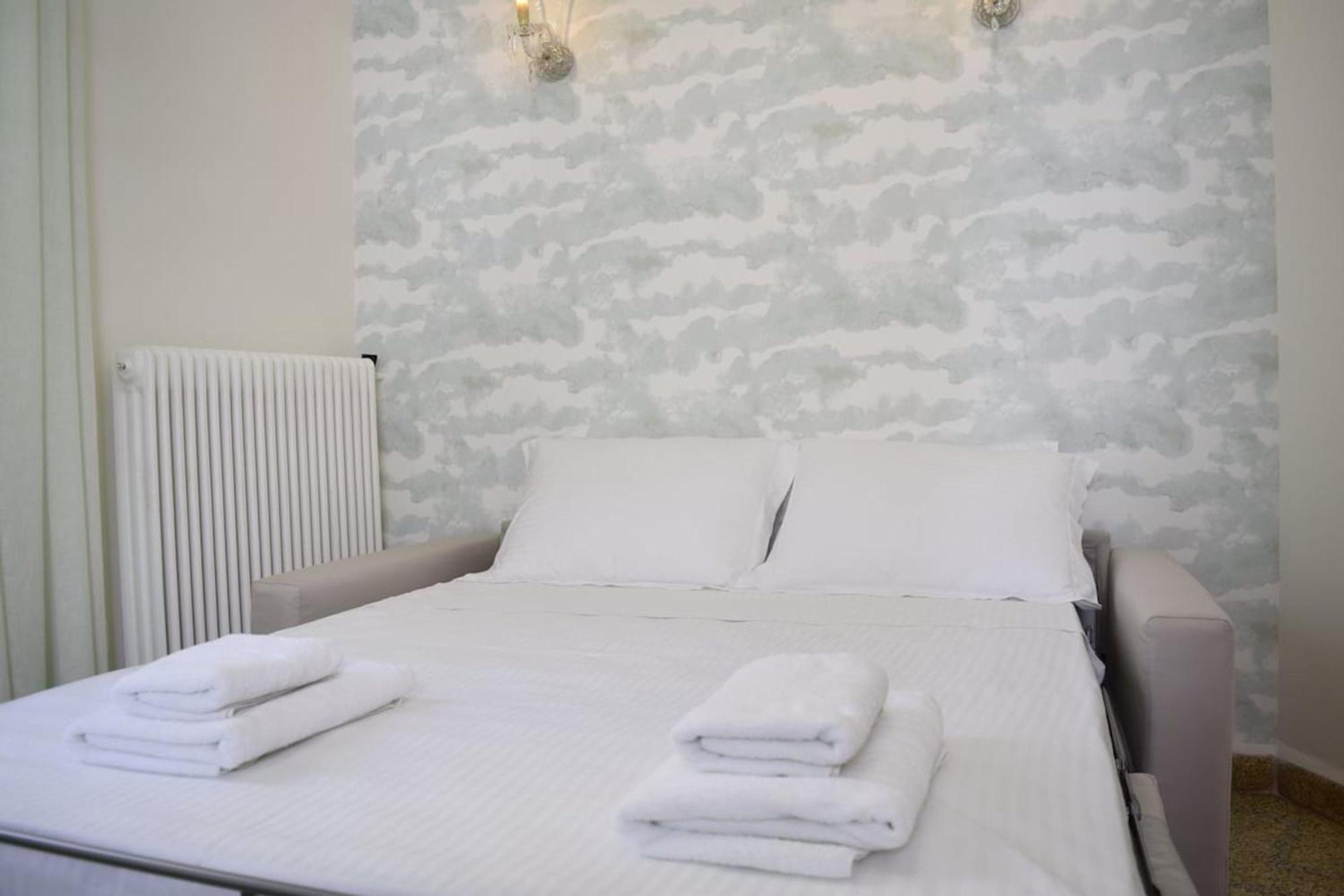 Samouil Apartment Steps From The Beach Chania  Bagian luar foto